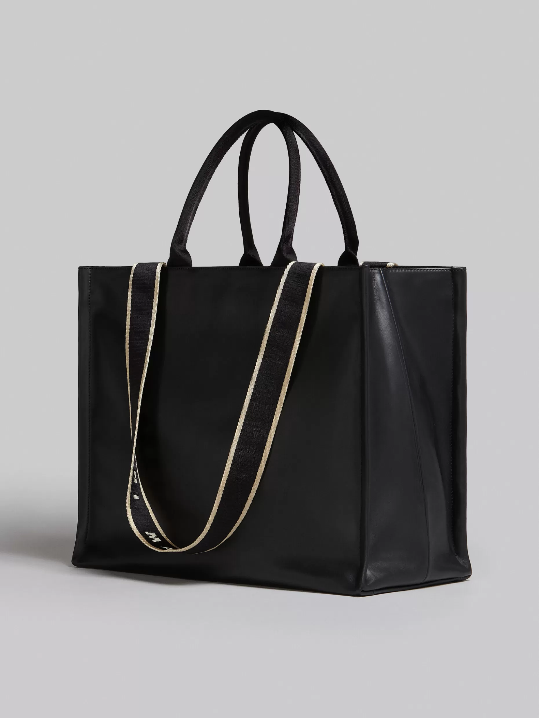 Men Marni Bey Tote Bag Inleather